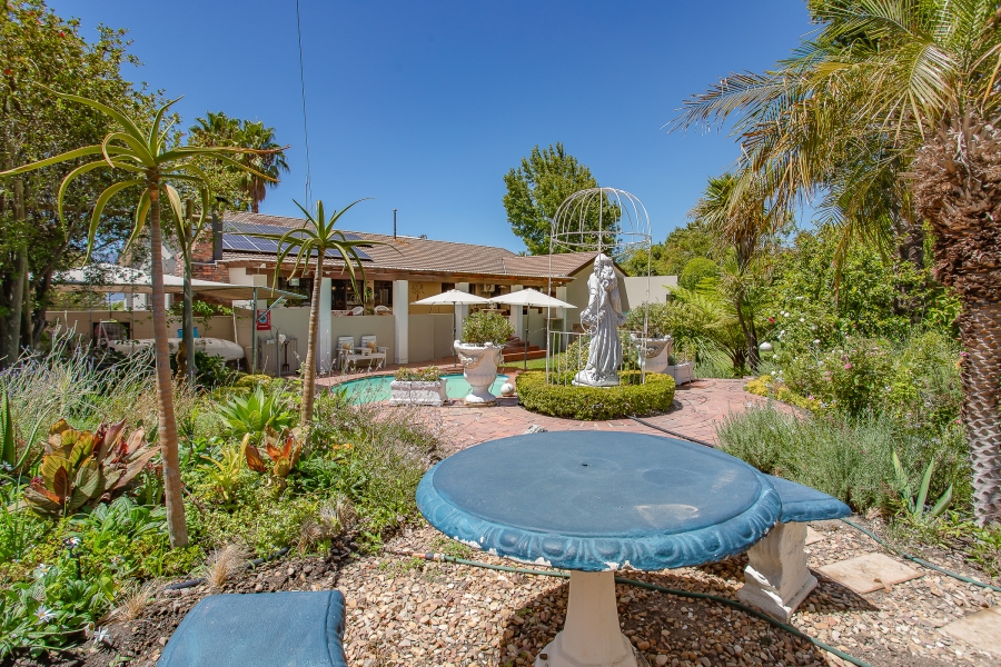 To Let 6 Bedroom Property for Rent in Groenvlei Western Cape